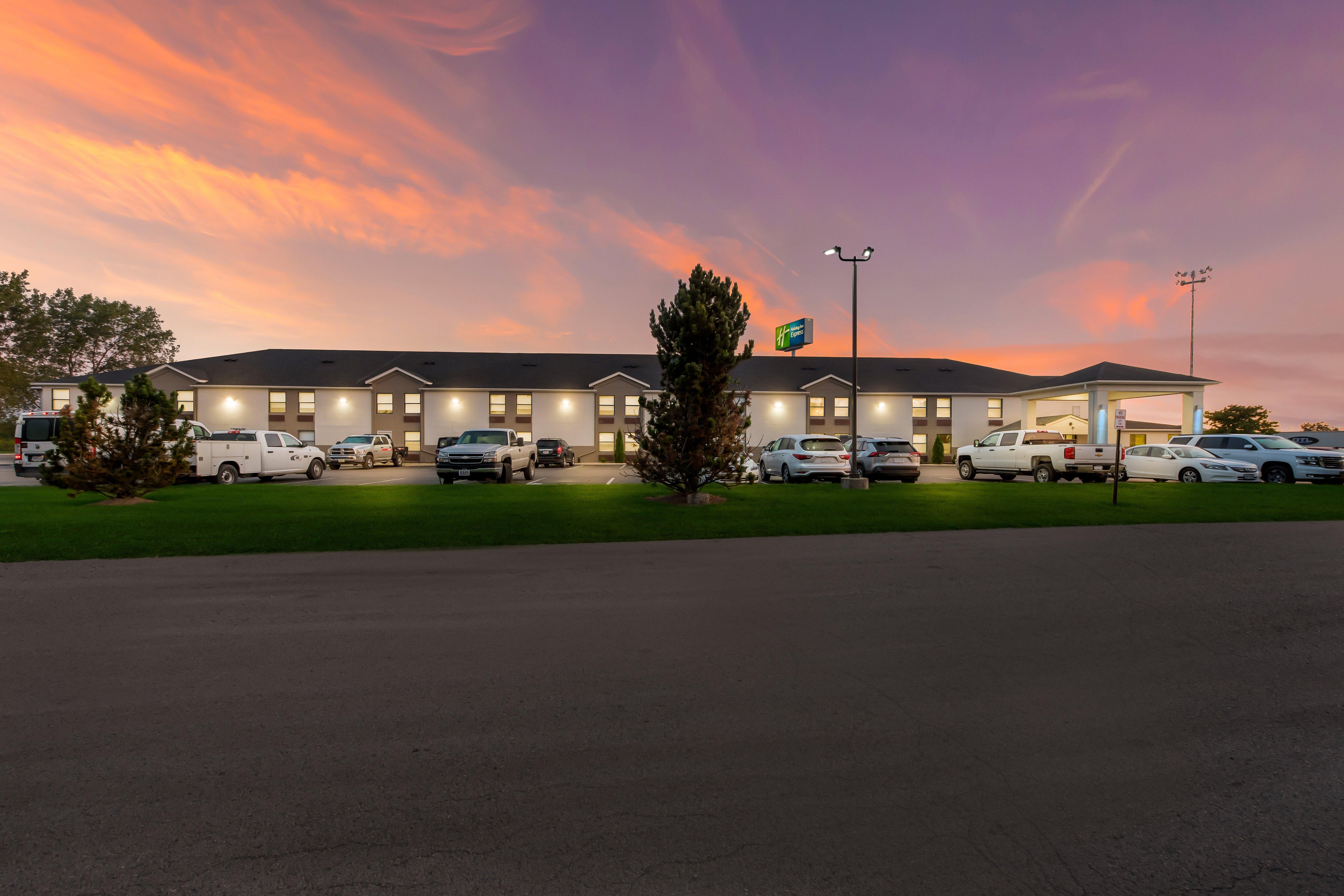 Holiday Inn Express London-I-70 By Ihg Zewnętrze zdjęcie